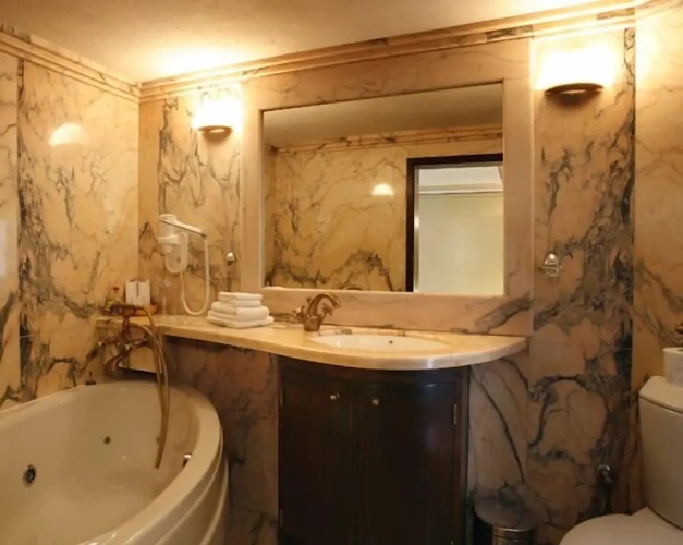 Standard Double room with city view