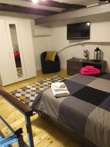 72 Via San Mattia