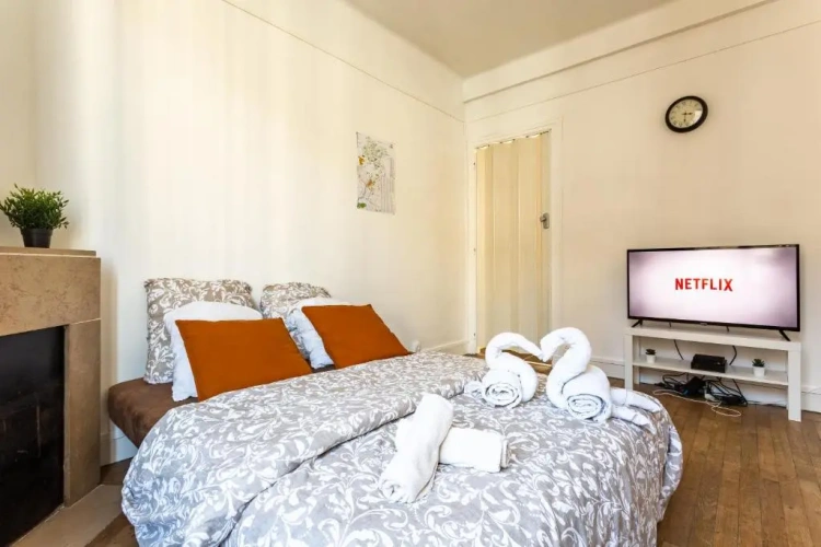 2 Bedrooms Apartment