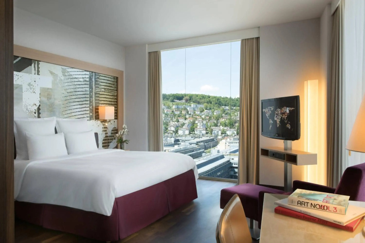 Renaissance Zürich Tower Hotel