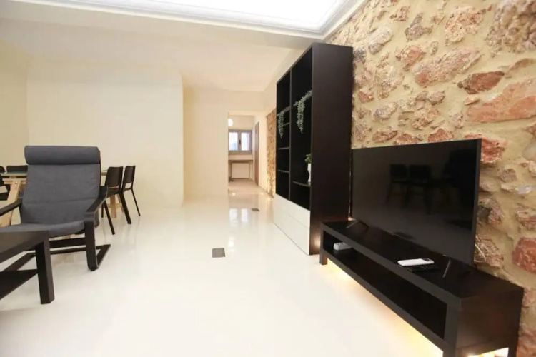 Elegant Studio at the Acropolis Hills