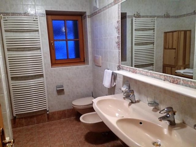 3 Bedrooms Apartment