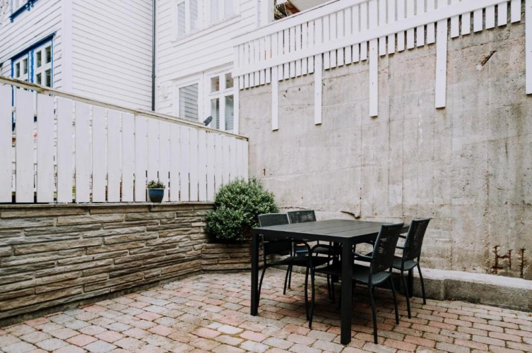 Apartment with balcony