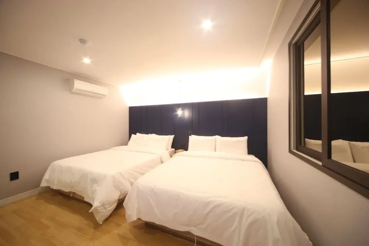 Business Sextuple room