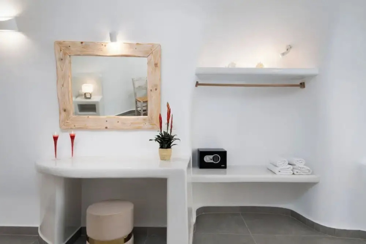 Yiota Collection  4 Suites & 4 Prive Jacuzzi