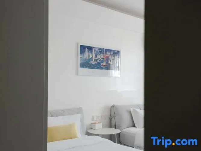 Standard Twin room with lake view