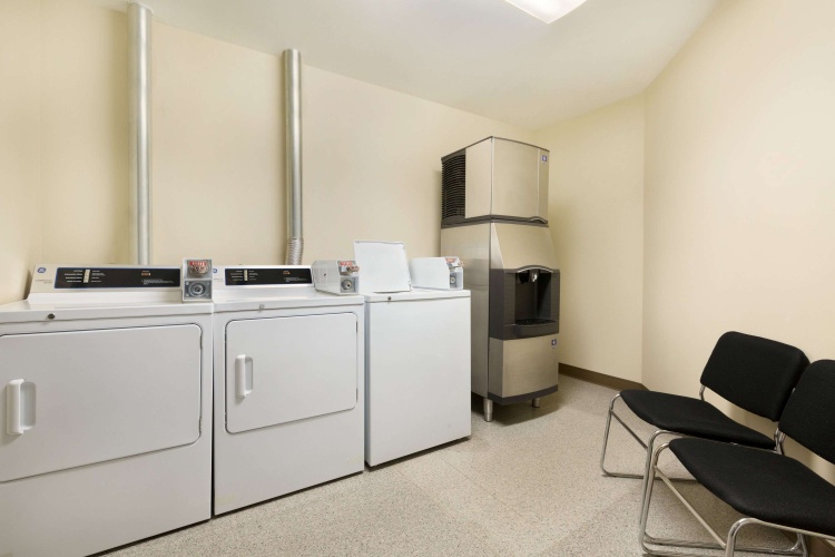 Ramada by Wyndham Nanaimo photo 18