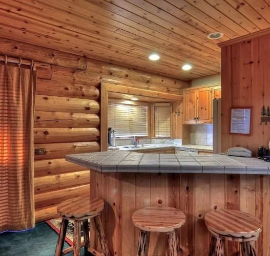 3 Bedrooms Apartment