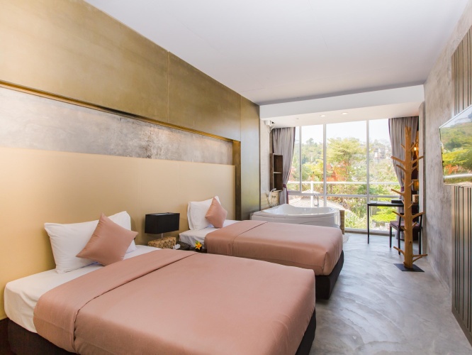 Superior Twin room with partial sea view