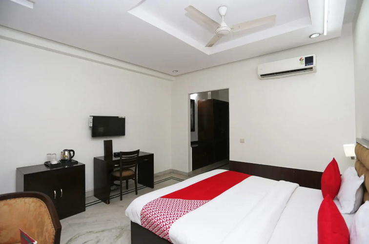 OYO 24023 Sunshine Residency