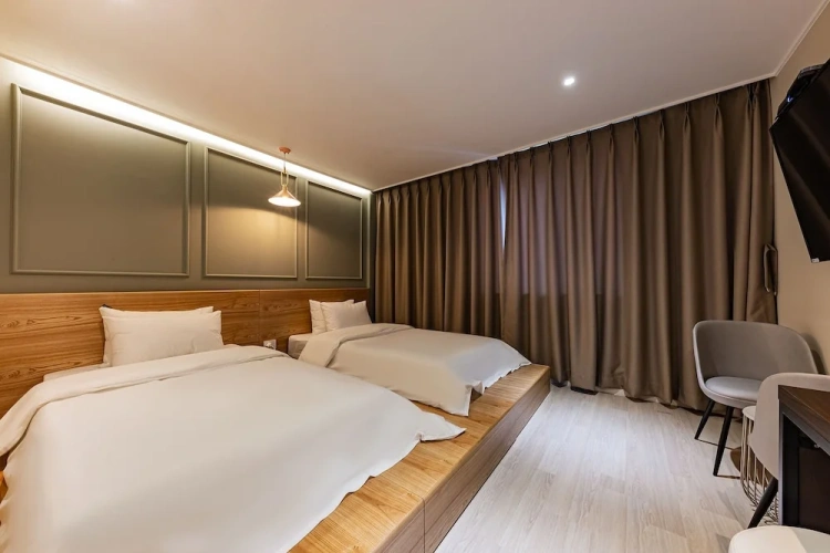 Standard Twin room