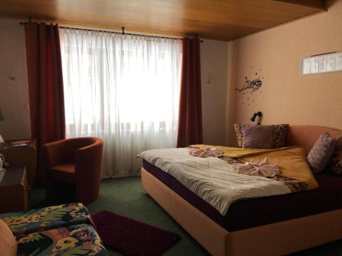 Standard Triple room