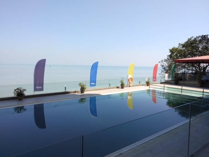 Superior Twin room with balcony and with partial sea view