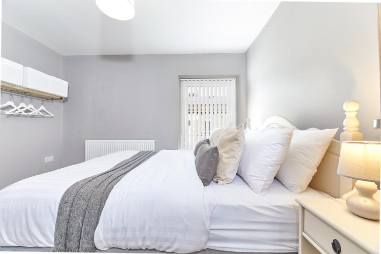 4 Bedrooms Cottage