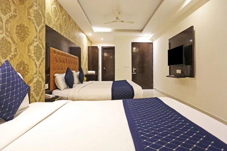 Standard Triple Family room