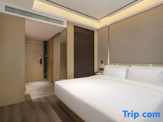 Standard Double room with city view