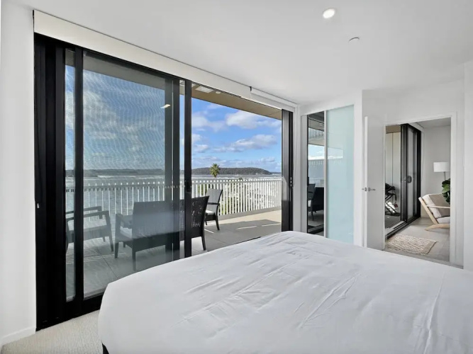 Deluxe 3-bed Unit With Views