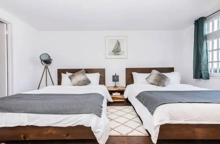 Modern Meets Rustic - 2 Bdrm Old Quebec