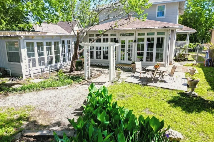 3 Bedrooms Cottage