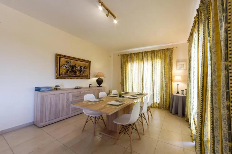 Dimitras House