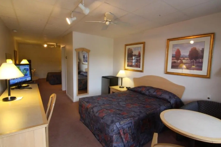Economy Quadruple room with river view
