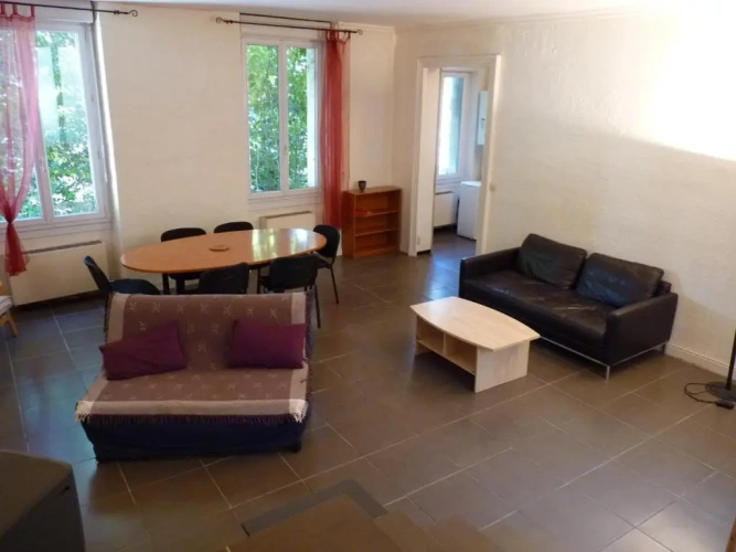 3 Bedrooms Apartment
