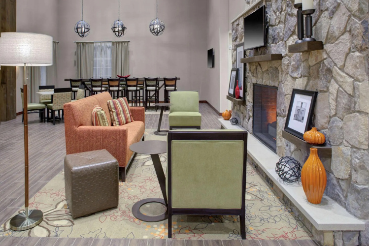Hampton Inn and Suites Manchester
