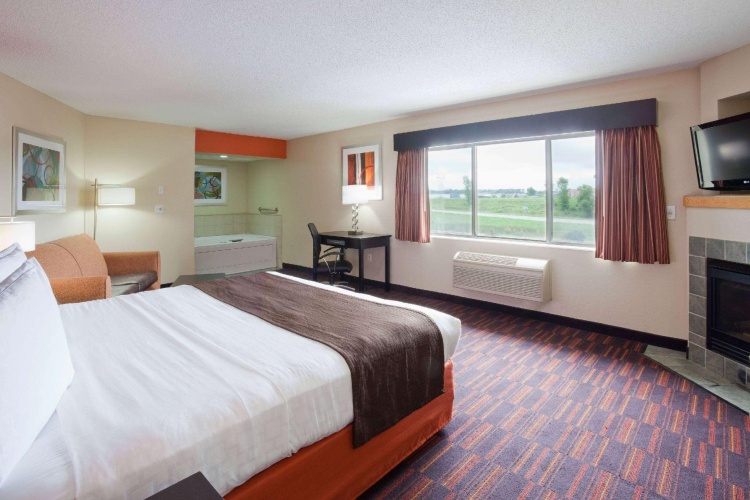 Deluxe Double Suite