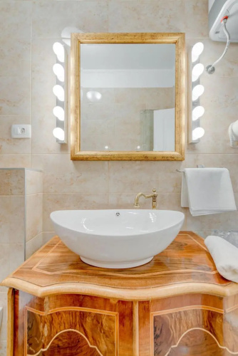 Le Monde Luxury Accommodation