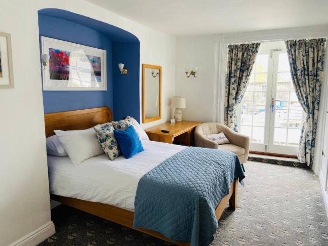 Deluxe Double room with balcony and with sea view