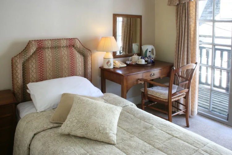 New Inn Hotel