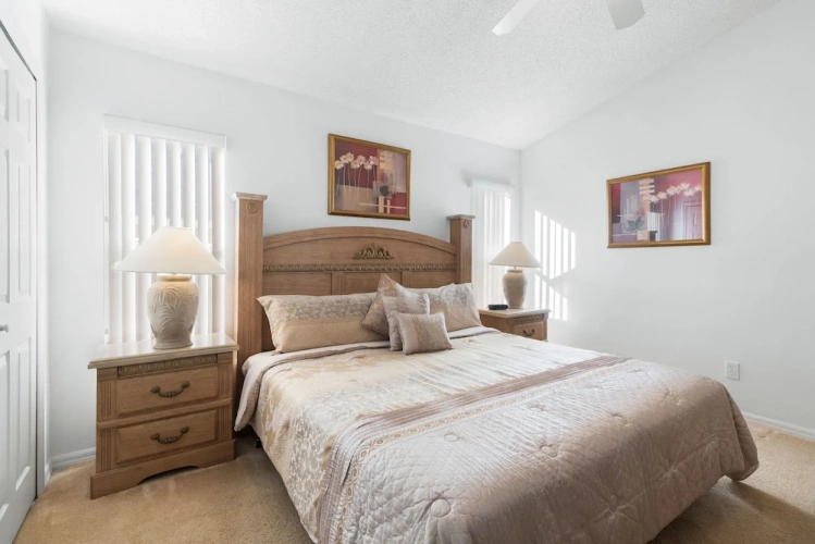5 Bedrooms Cottage
