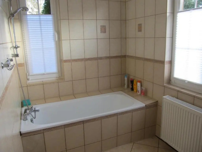 3 Bedrooms Cottage