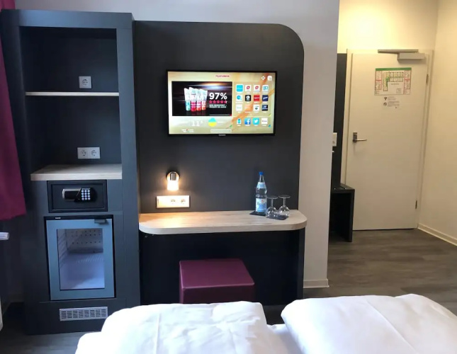 SMARTY Airport Cologne Hotel