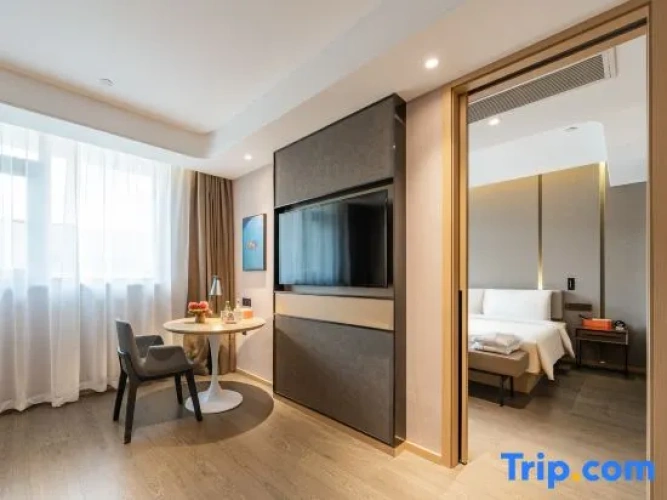 Suite with garden view