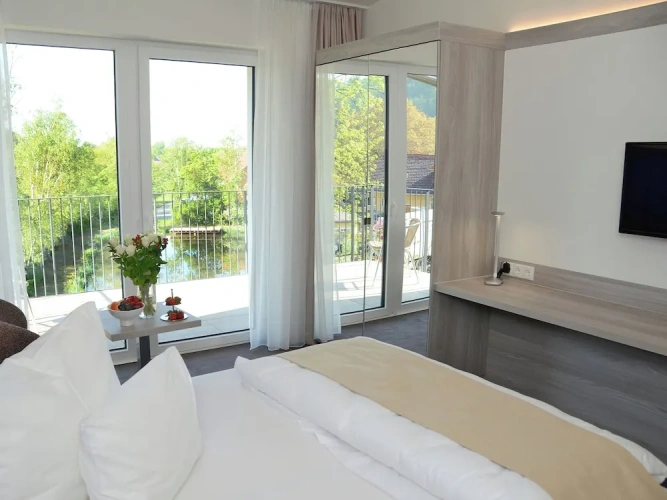 Superior Double room with balcony and with lake view