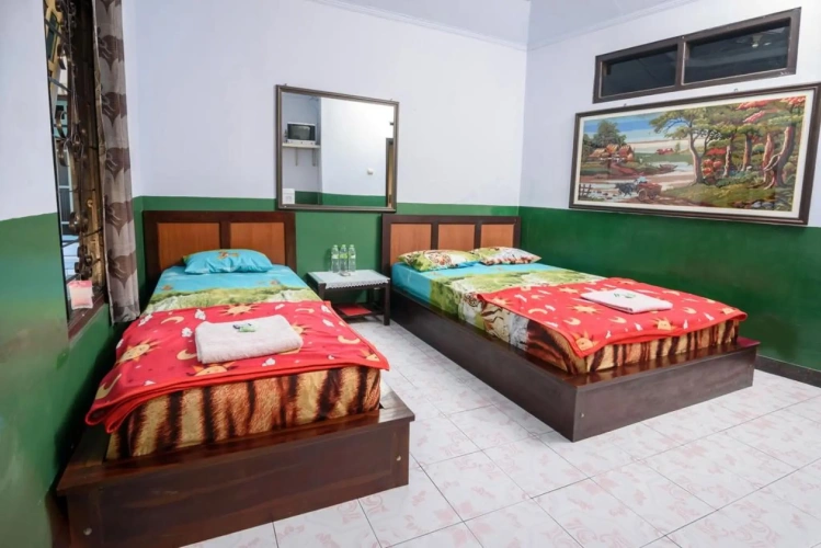 Standard Triple room