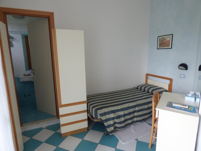 Standard Twin room with balcony