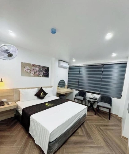 Standard Double room with city view