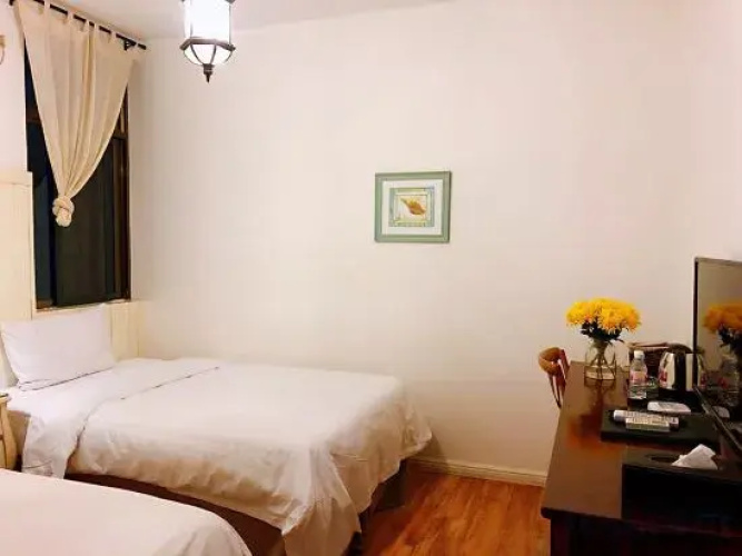 Eiffel Art Hotel