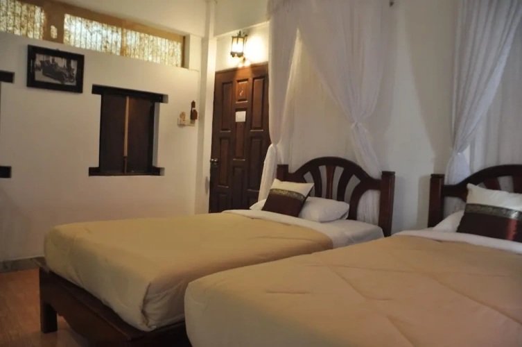 Standard Twin room with balcony