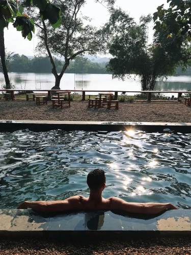 Va Riverside Retreat
