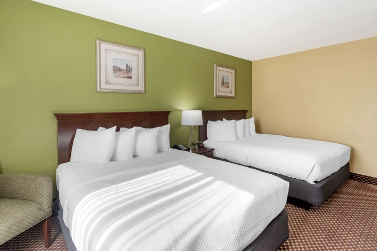Standard Quadruple room