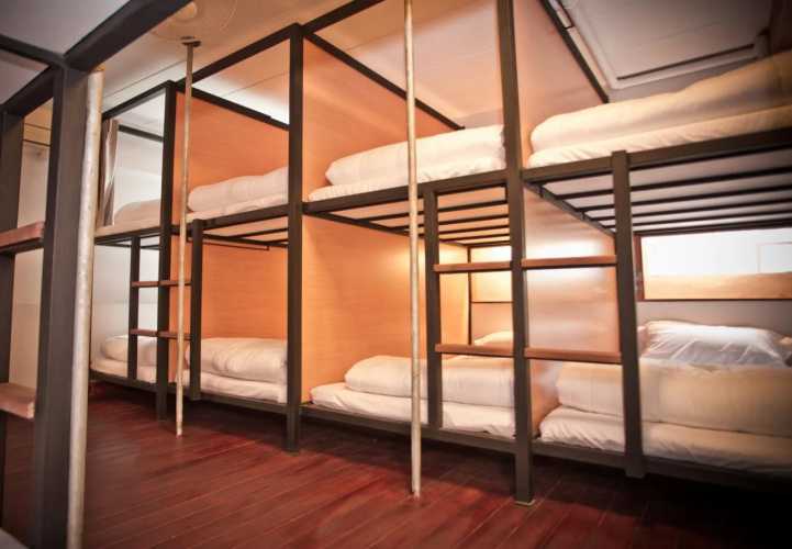 The Arak Bed Bar and Hostel