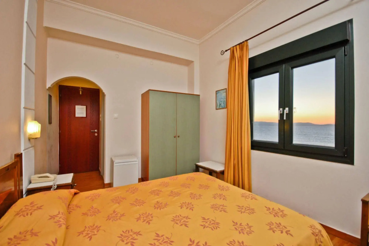 Coronis Hotel