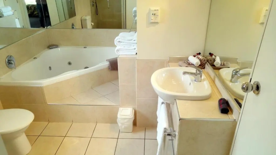 2 Bedrooms Apartment with view