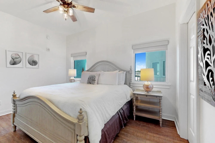 Vista Del Mar 305