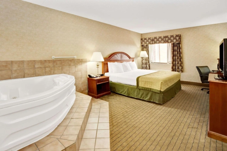 Deluxe Double Suite