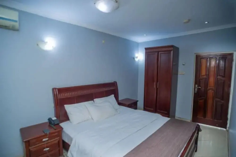 Room-extra-large Room, Free Breakfast