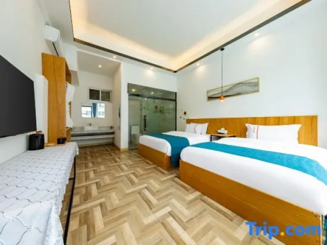 Standard Double room with balcony and with courtyard view